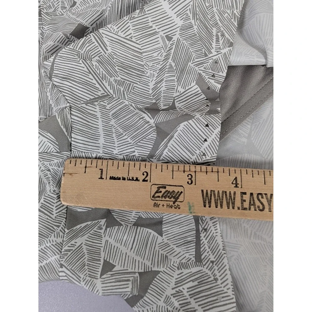 Athleta Shorts Womens XL‎ Gray Leaf Print Lined Athletic Run Hiking Zip Pocket